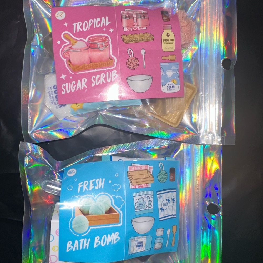 Tropical Sugar Scrub and Fresh Bath Bomb Set